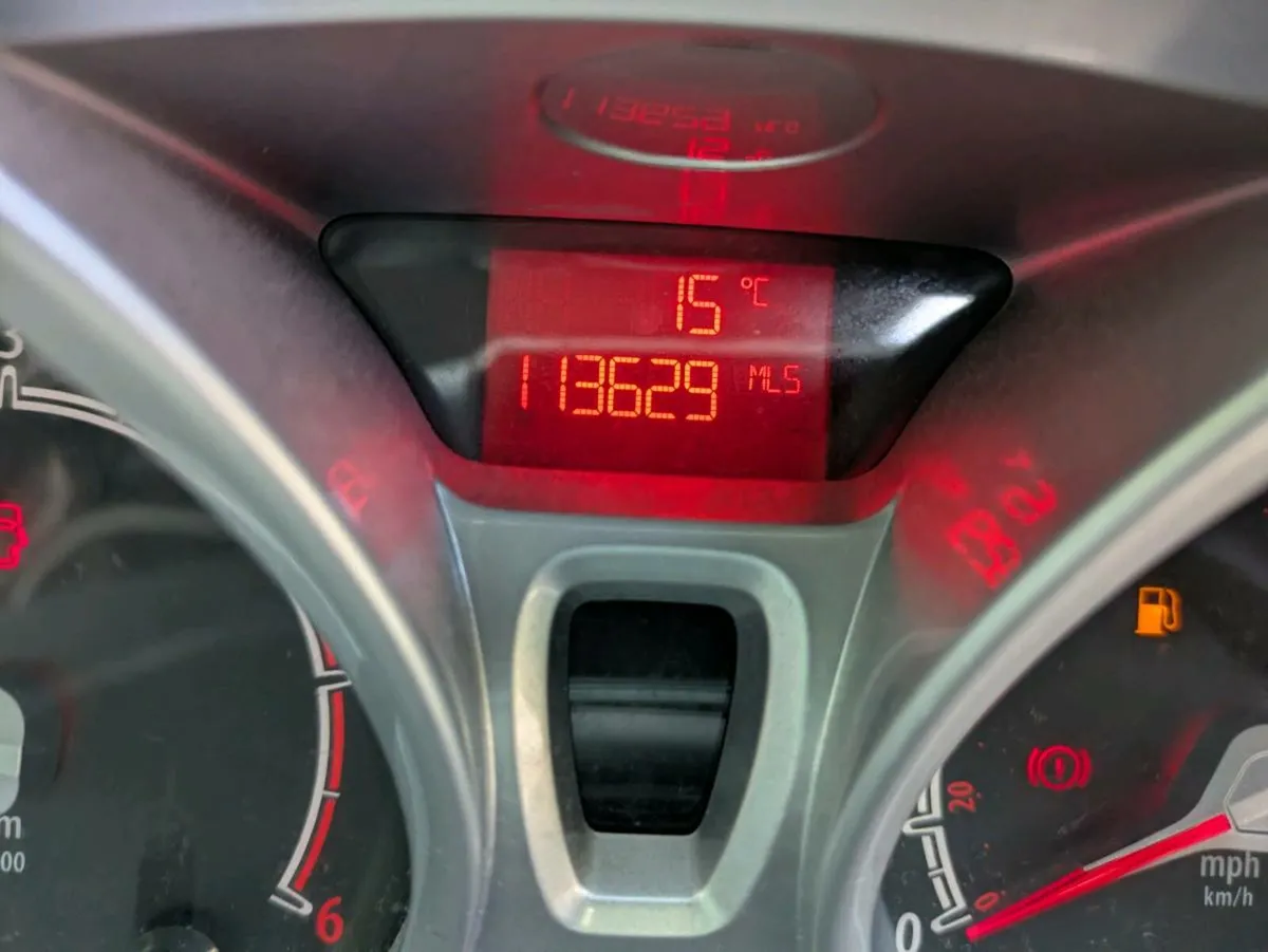Car - Image 2