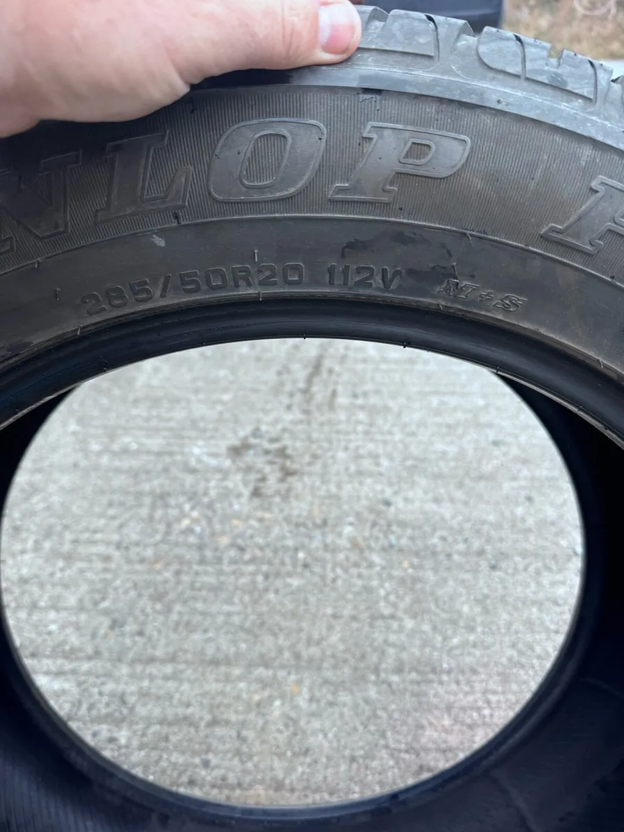 Dunlop 295/50 R20 like new - Image 4