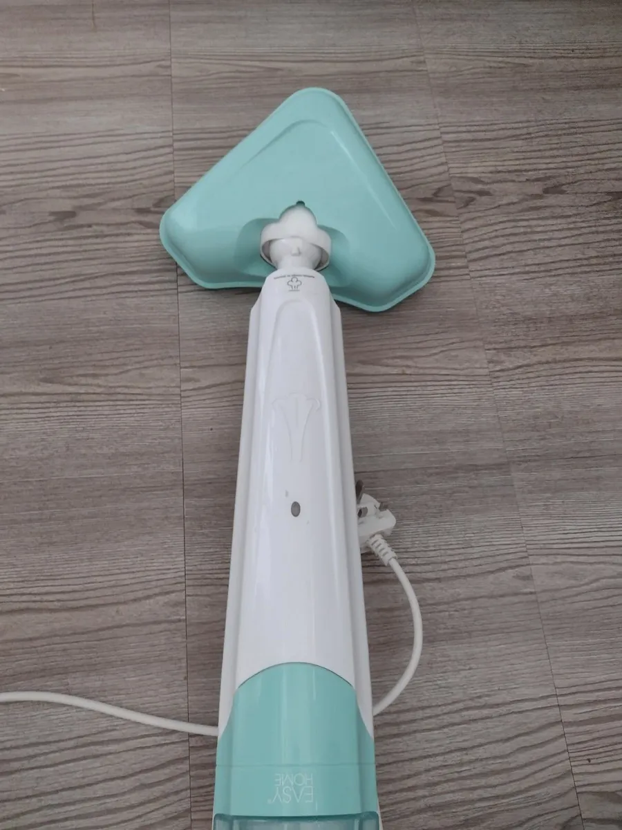 Working electric floor mop - Image 2