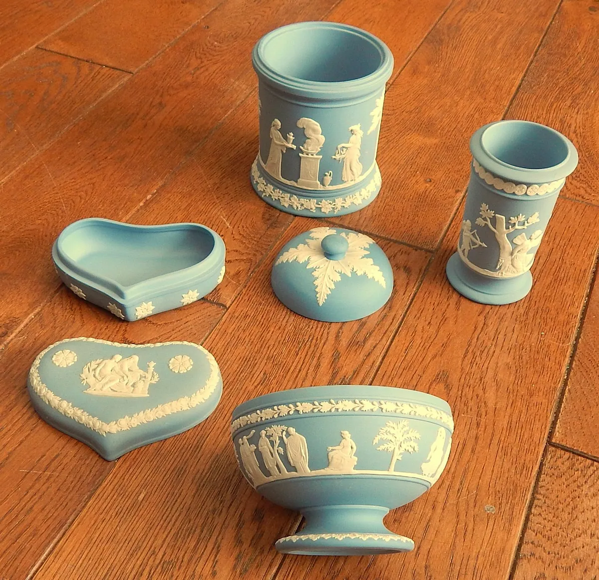 Selection of 4 Wedgwood Jasperware Pieces - Image 3