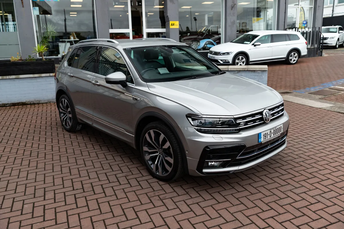 VOLKSWAGEN TIGUAN 2.0 TDI R-LINE 4-MOTION 5DR ESTA - Image 1