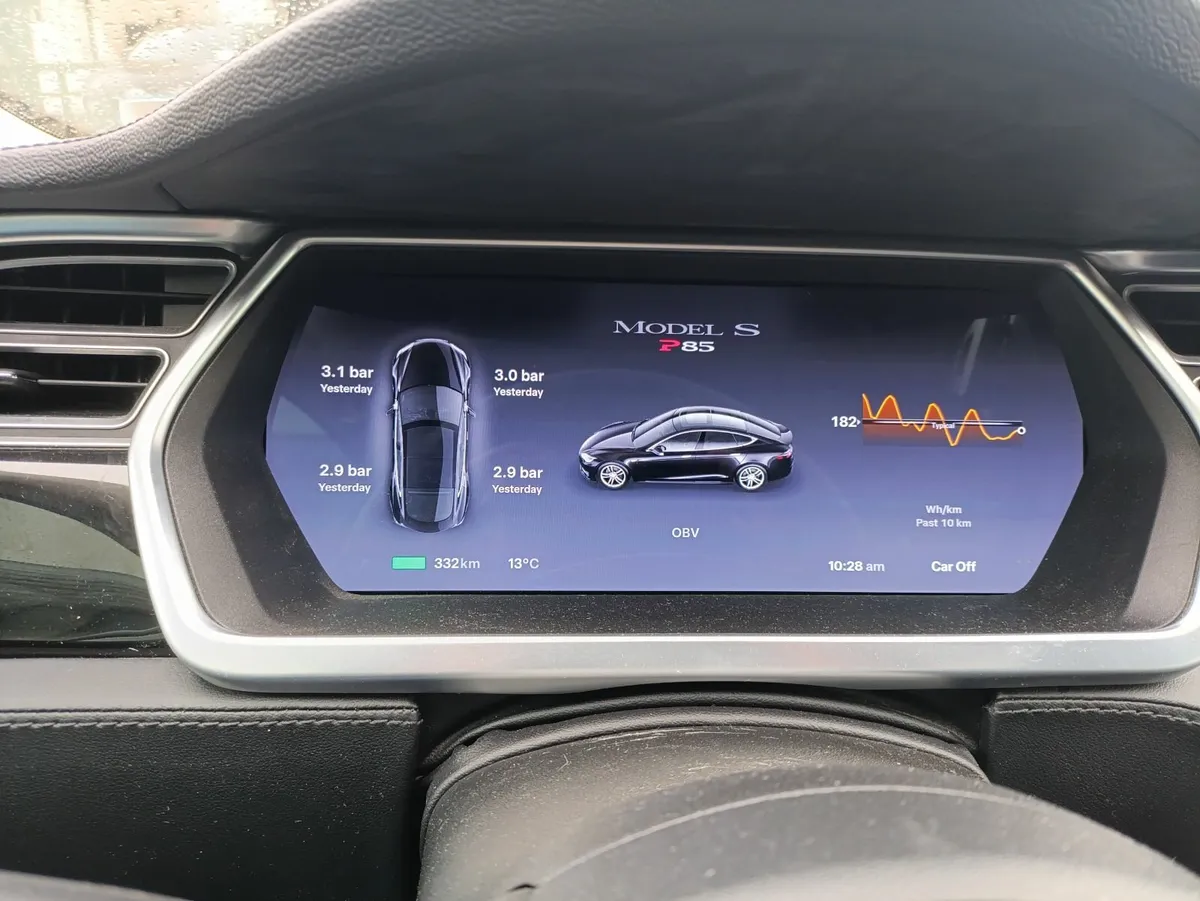 Tesla Model S P85 2014 LHD - Image 2