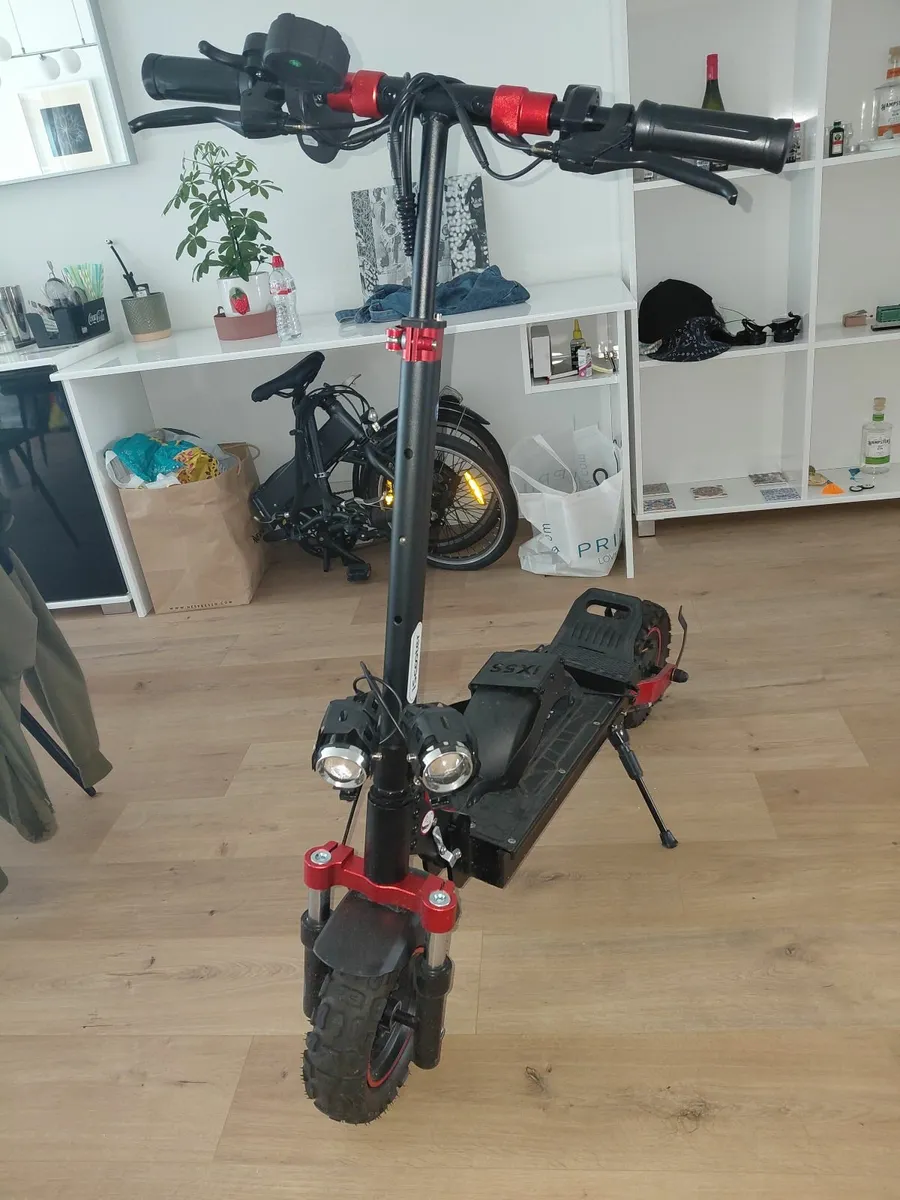 Escooter - Image 2
