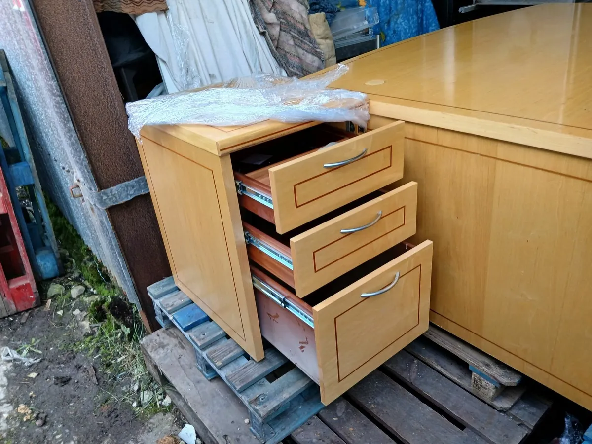 Office chair & desk ...x show room delivered. - Image 1