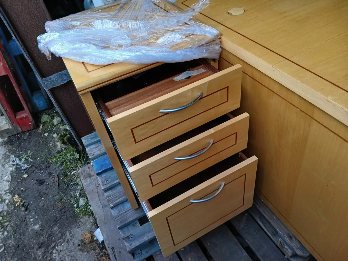 Office chair & desk ...x show room delivered. - Image 2