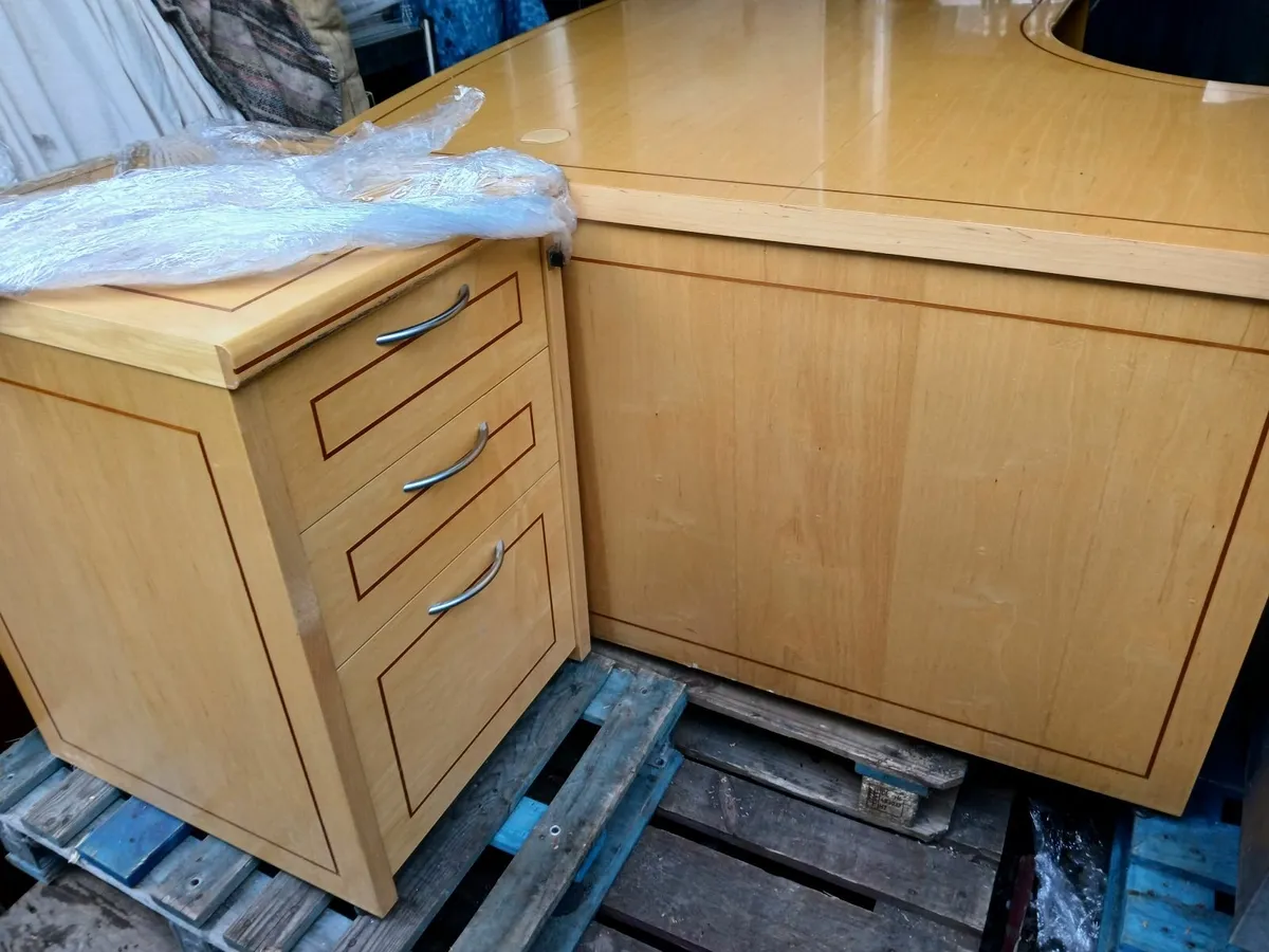 Office chair & desk ...x show room delivered. - Image 3