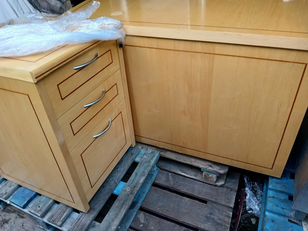 Office chair & desk ...x show room delivered. - Image 4