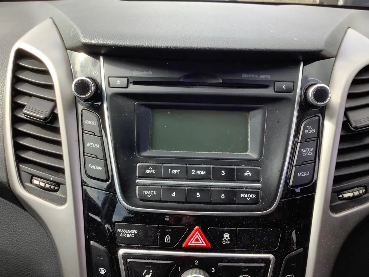 161Hyundai i30..1.6 itself crdi…mint..nct - Image 2