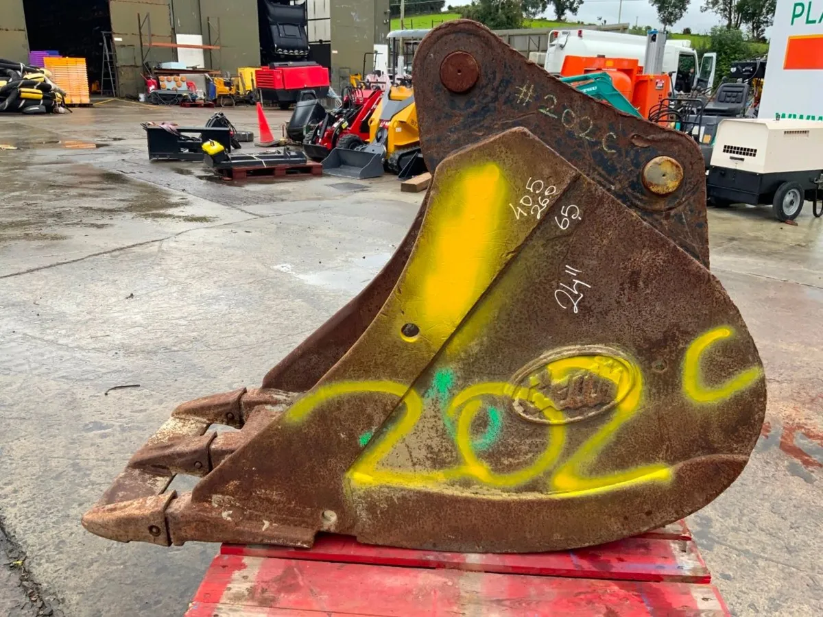 24" GEITH DIGGING BUCKET.......65mm PINS.......20 - Image 3
