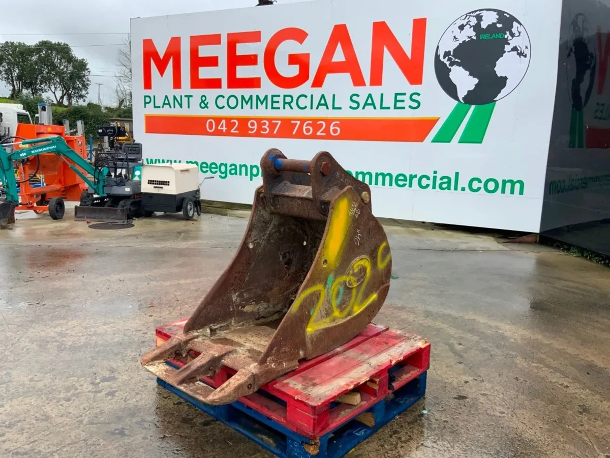 24" GEITH DIGGING BUCKET.......65mm PINS.......20 - Image 2