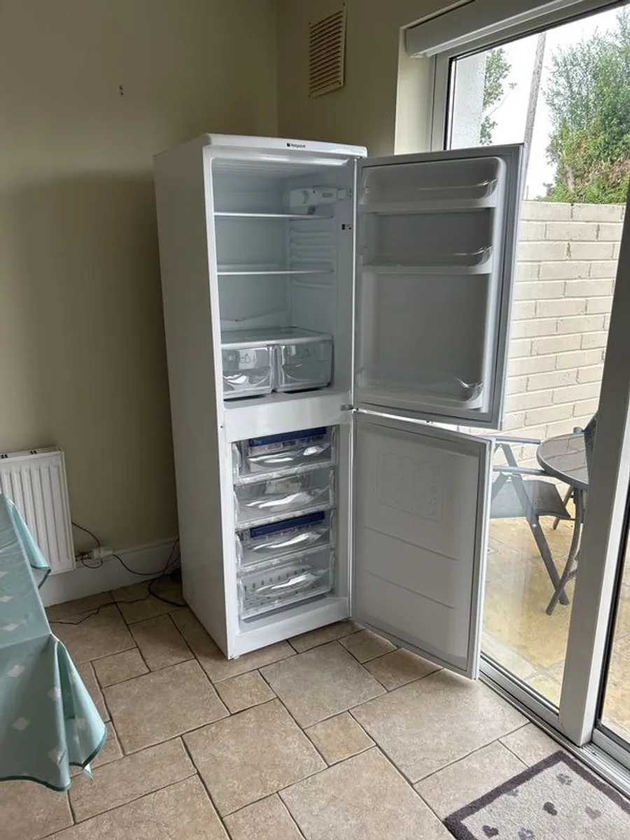 fridge freezer - Image 2