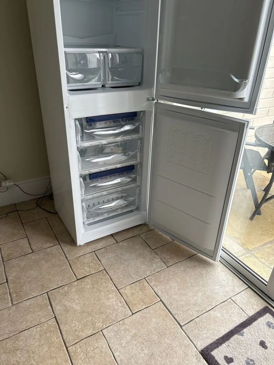fridge freezer - Image 3