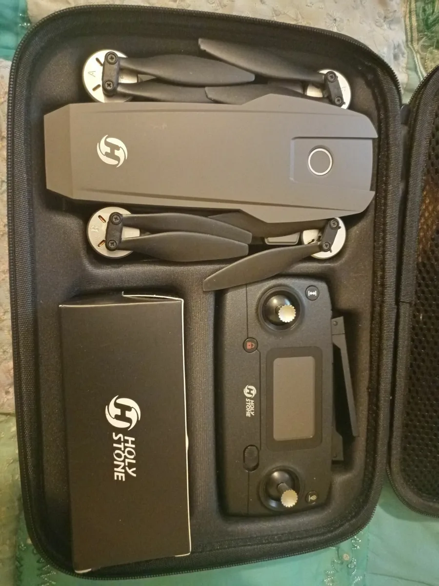 Holy Stone HS720 4k Drone with accessories. - Image 1