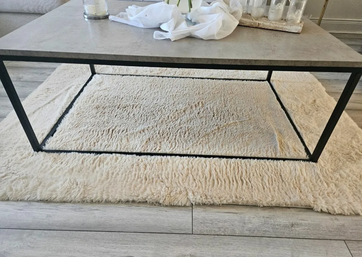 Coffee table - Image 1