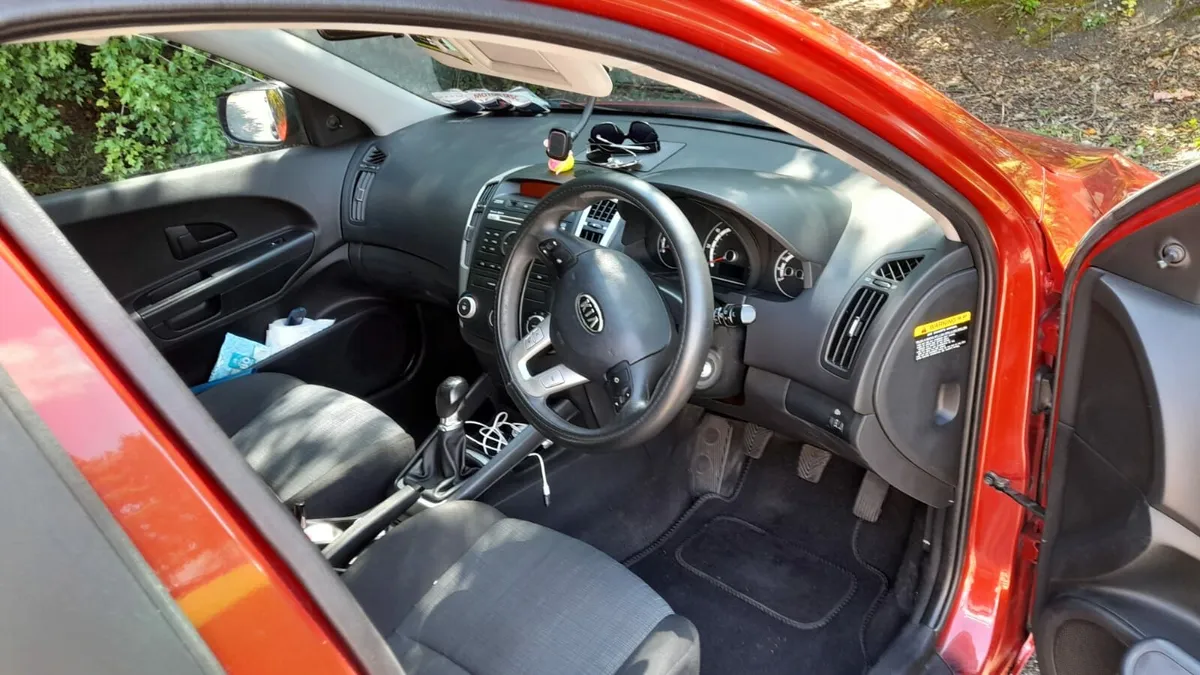 Kia Ceed - Image 2