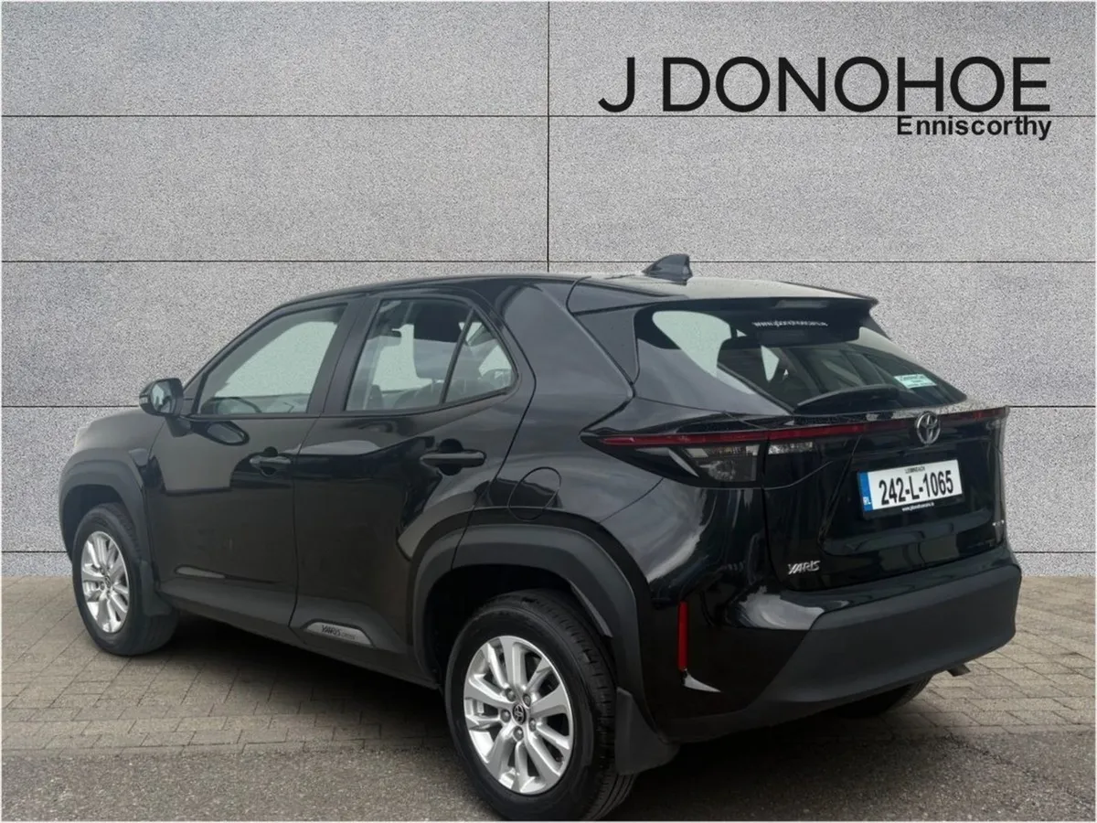 Toyota Yaris Cross 1.5 Hybrid Luna - Image 2