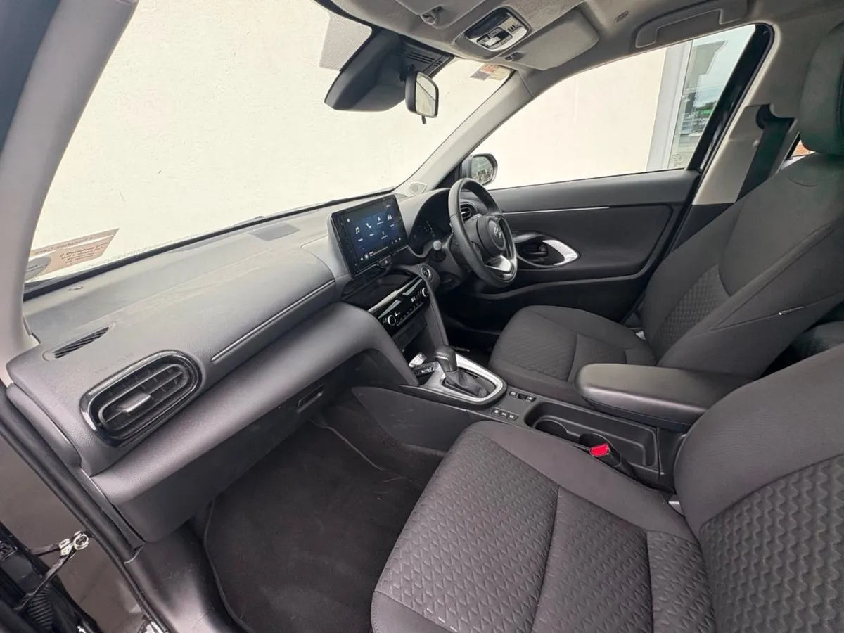 Toyota Yaris Cross 1.5 Hybrid Luna - Image 4