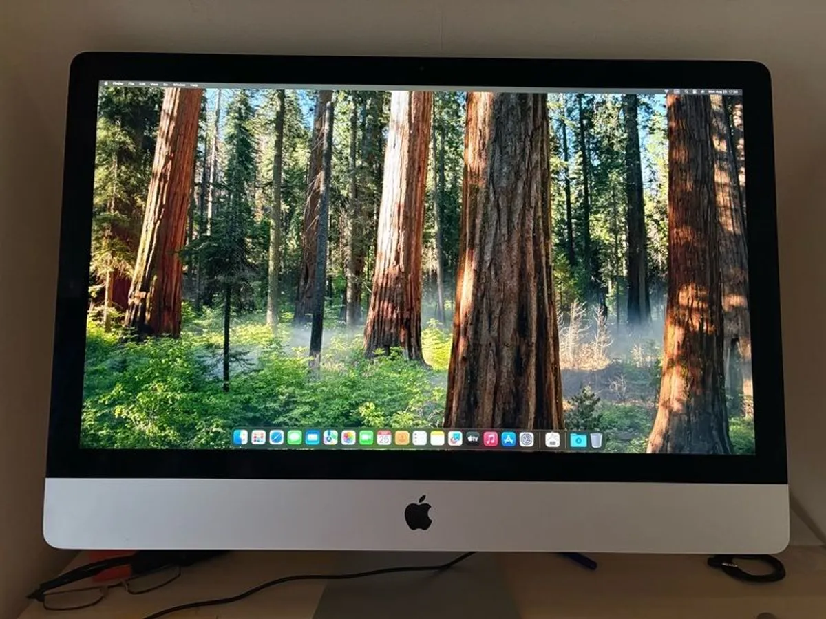 27" iMac 2020 - Image 1