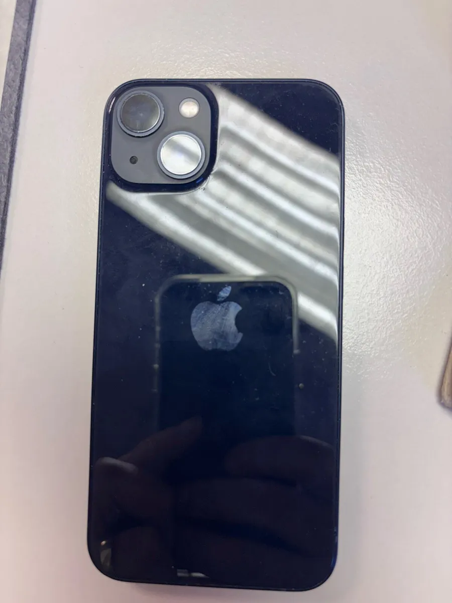 iPhone 13 - Image 2