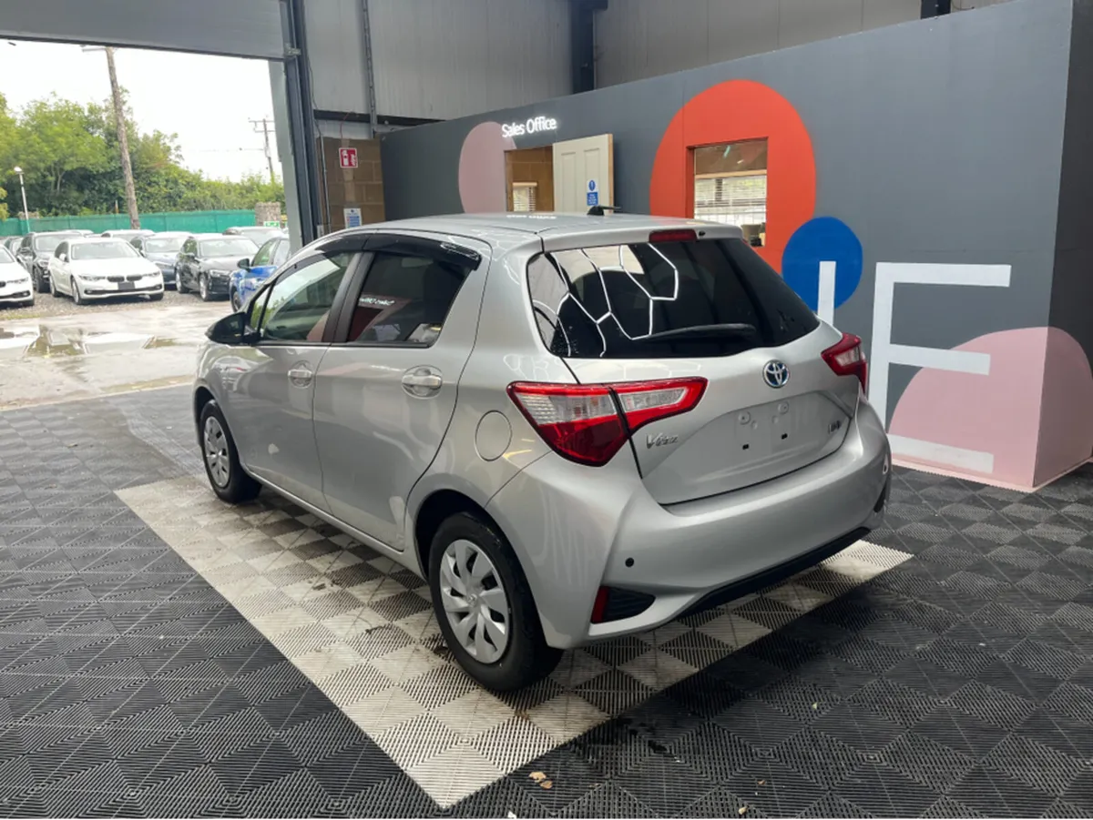 Toyota Vitz 1.0 PETROL / 80k KMs / REVERSE CAMERA - Image 4