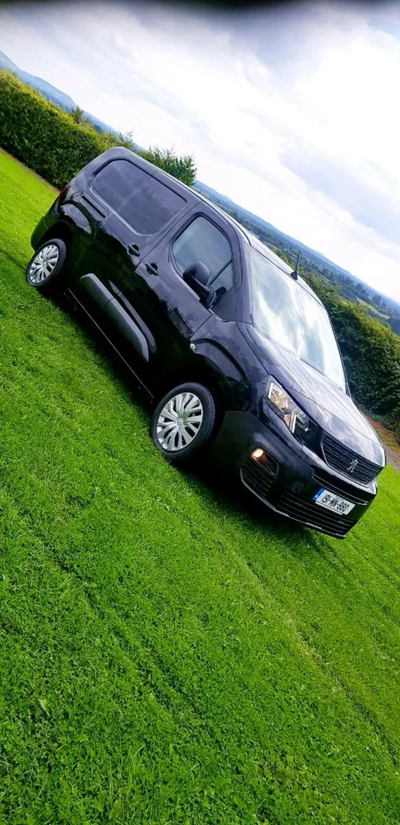 Peugeot partner ,1.6hdi,  clean van, long wheel ba - Image 1