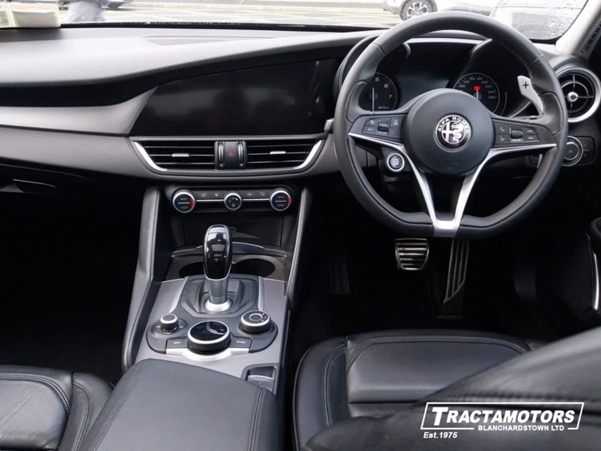 Alfa Romeo Giulia 2.0L 200BHP SUPER SPORT 4DR AUTO - Image 2
