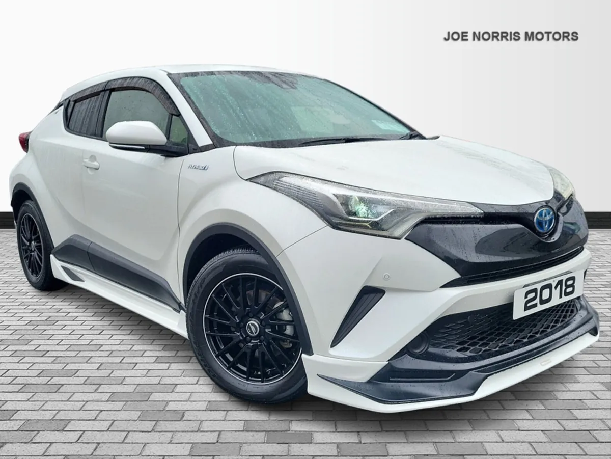 Toyota C-HR 1.8 HYBRID S LED PACKAGE, LOW MILEAGE - Image 1