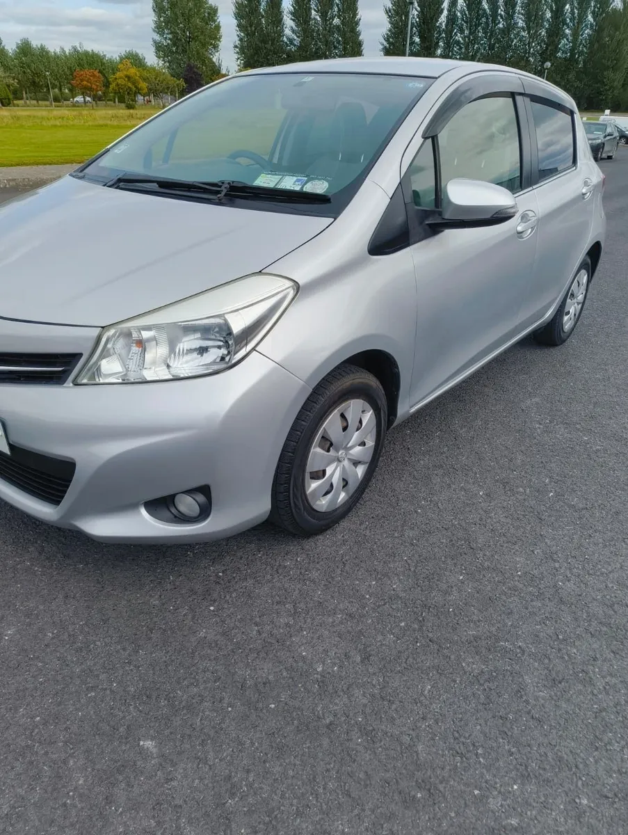 Toyota Vitz 2012 auto - Image 2