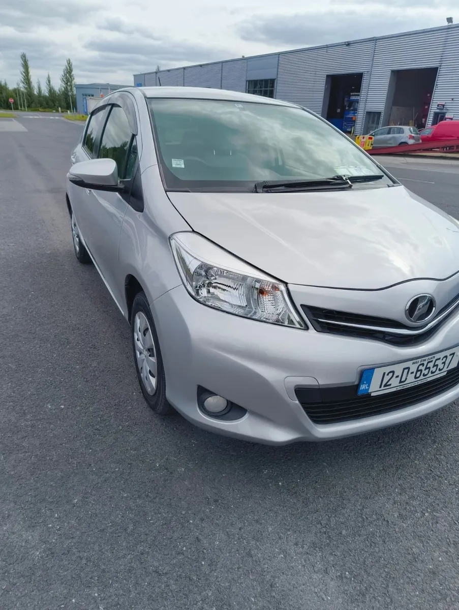 Toyota Vitz 2012 auto - Image 3