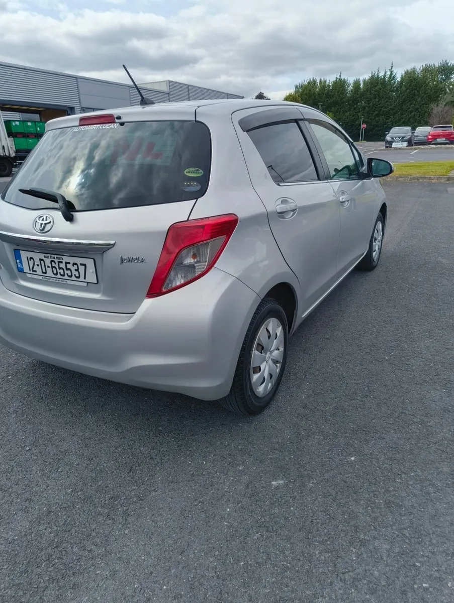 Toyota Vitz 2012 auto - Image 4