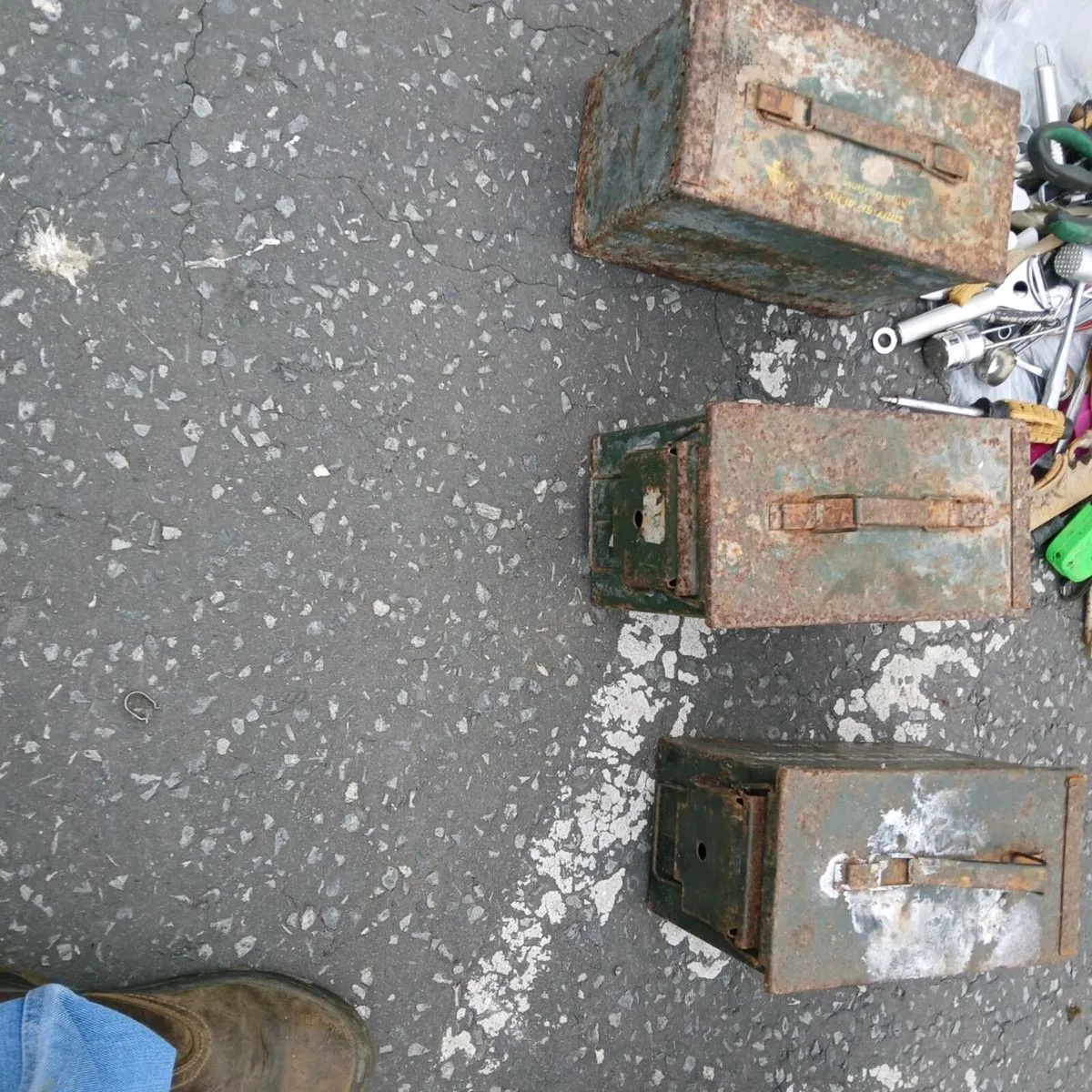 3 old box - Image 2