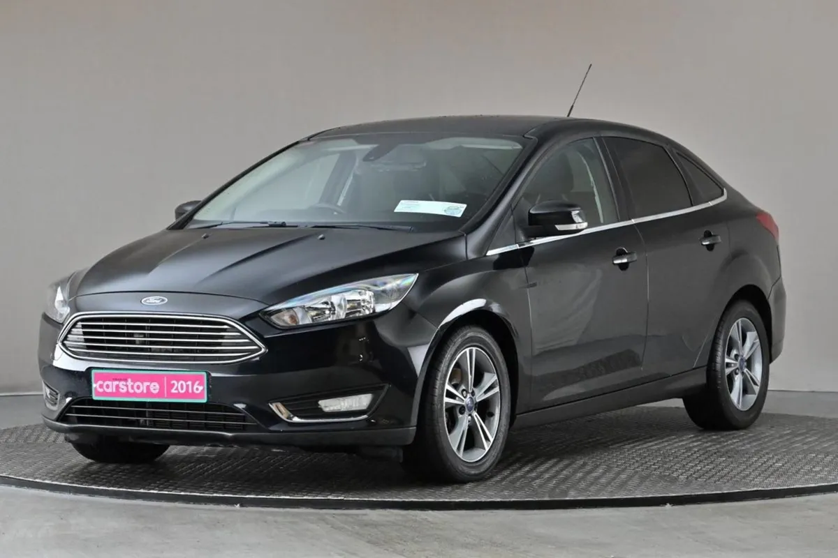 Ford Focus 1.6 Tdci 95bhp 6spd Titanium  reverse - Image 3