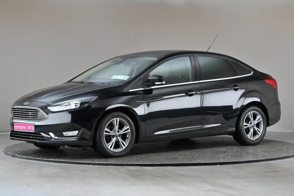 Ford Focus 1.6 Tdci 95bhp 6spd Titanium  reverse - Image 4