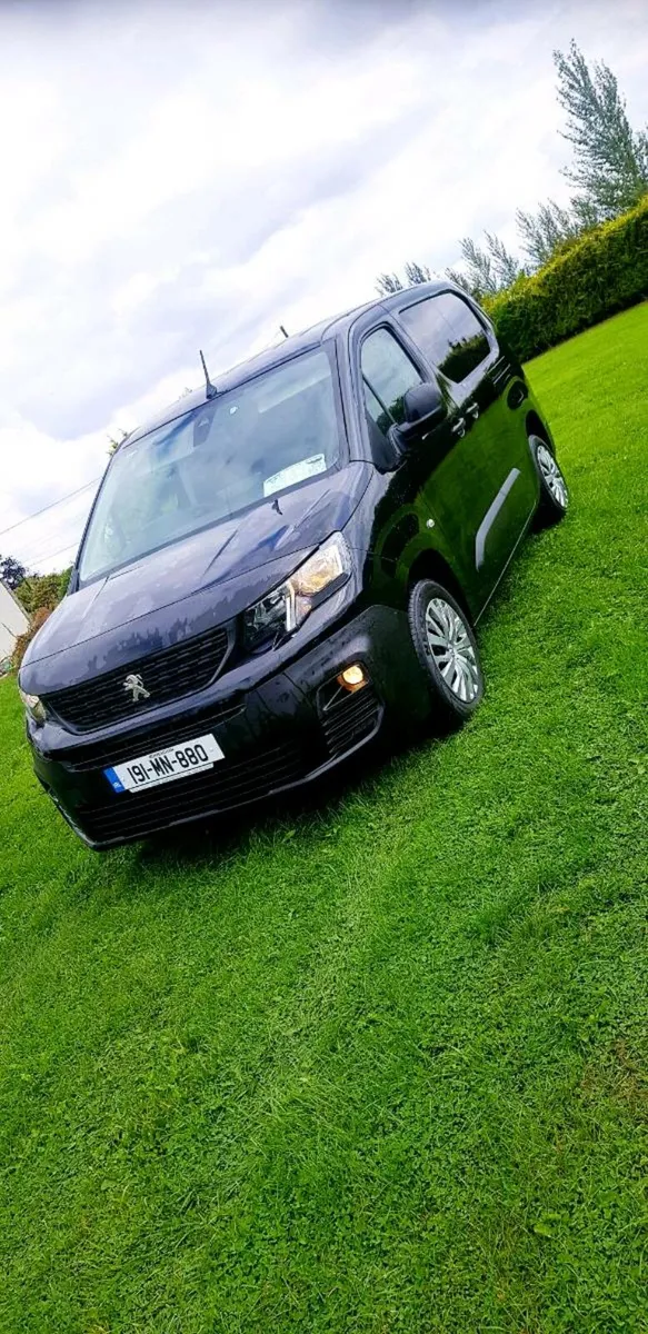 Peugeot partner ,1.6hdi,  clean van, long wheel ba - Image 2