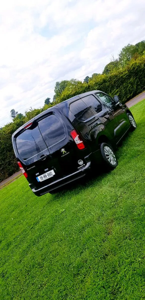 Peugeot partner ,1.6hdi,  clean van, long wheel ba - Image 3