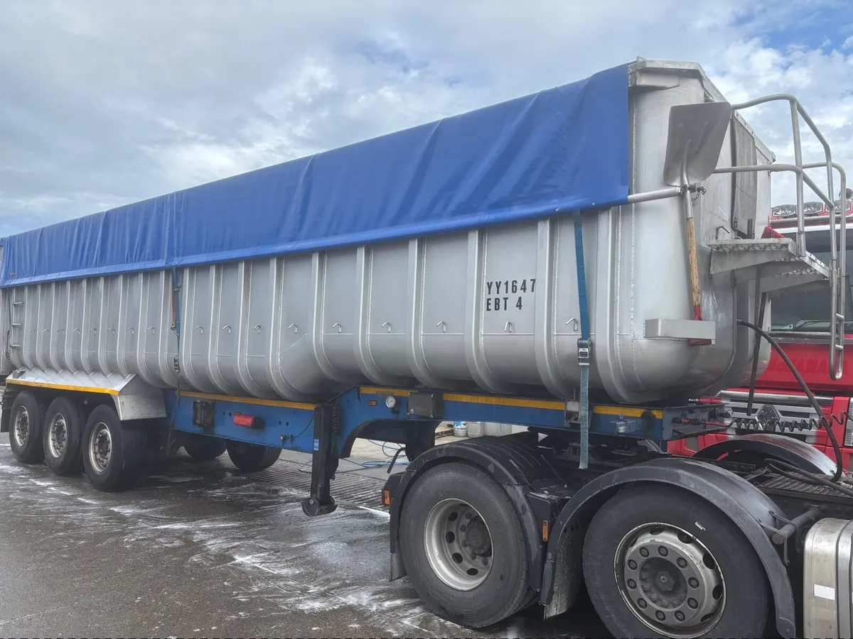 Fruehauf bulk tipping trailer - Image 1