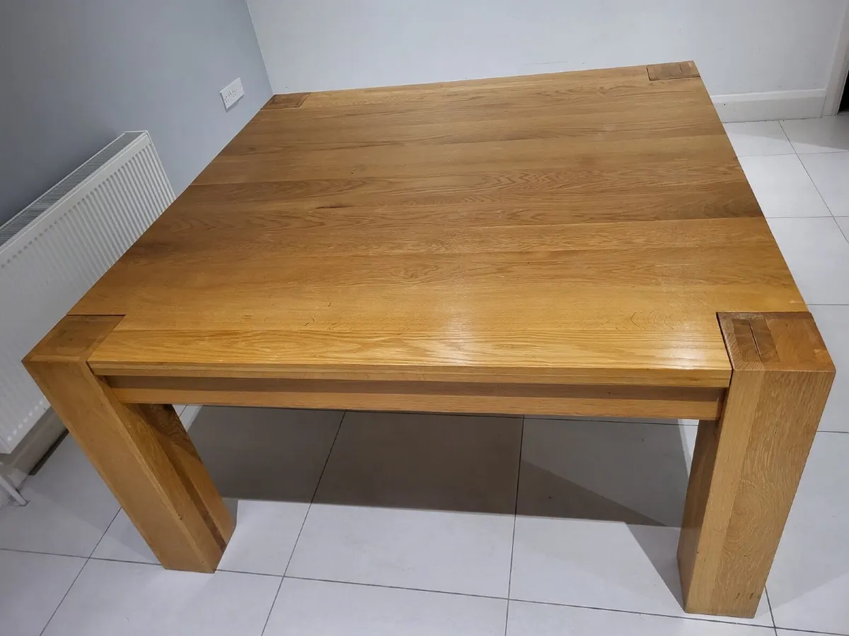 Dining table - Image 1