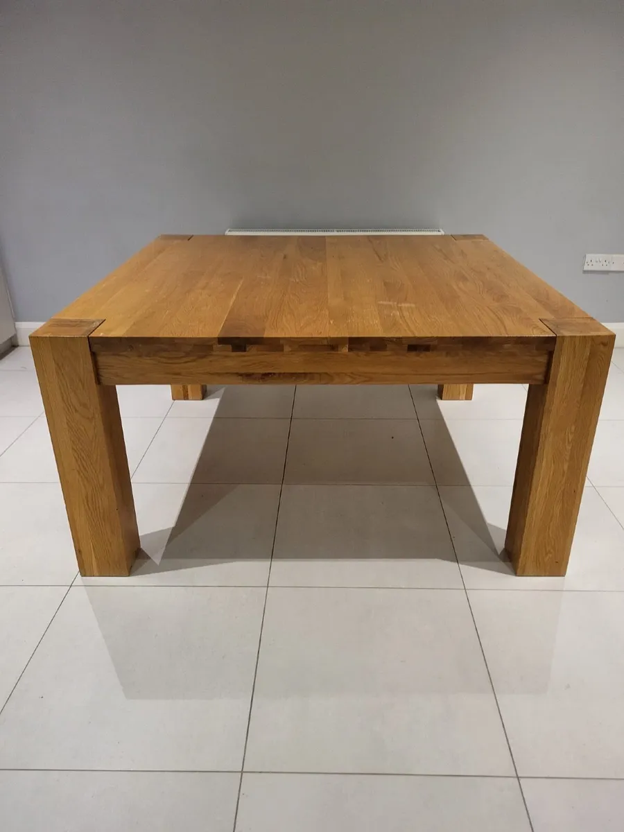 Dining table - Image 2