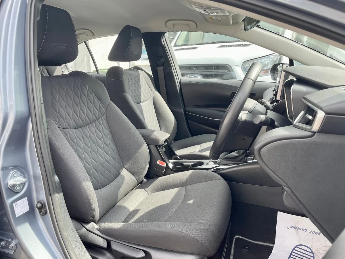 Toyota Corolla Luna Saloon 1.8 Hybrid Auto,2022 - Image 4