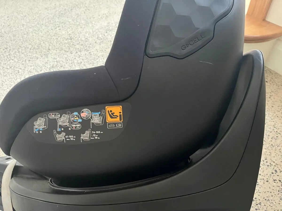 Maxi Cosi 360 Car Seat - Image 2