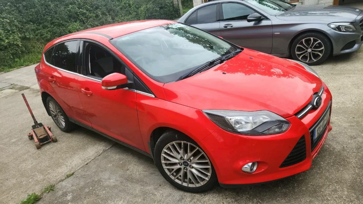 Ford Focus 2013 - Image 2