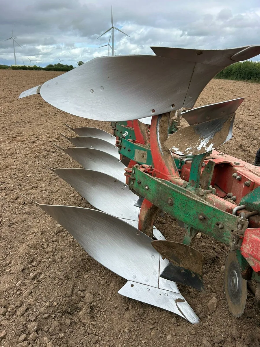 Kvernland 5 furrow - Image 2