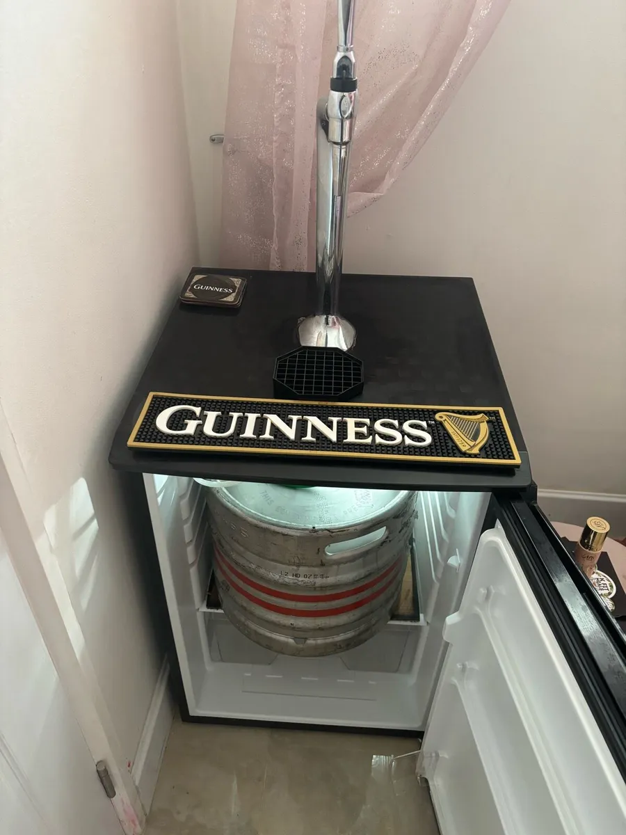 Guinness fridge and tap - Image 1