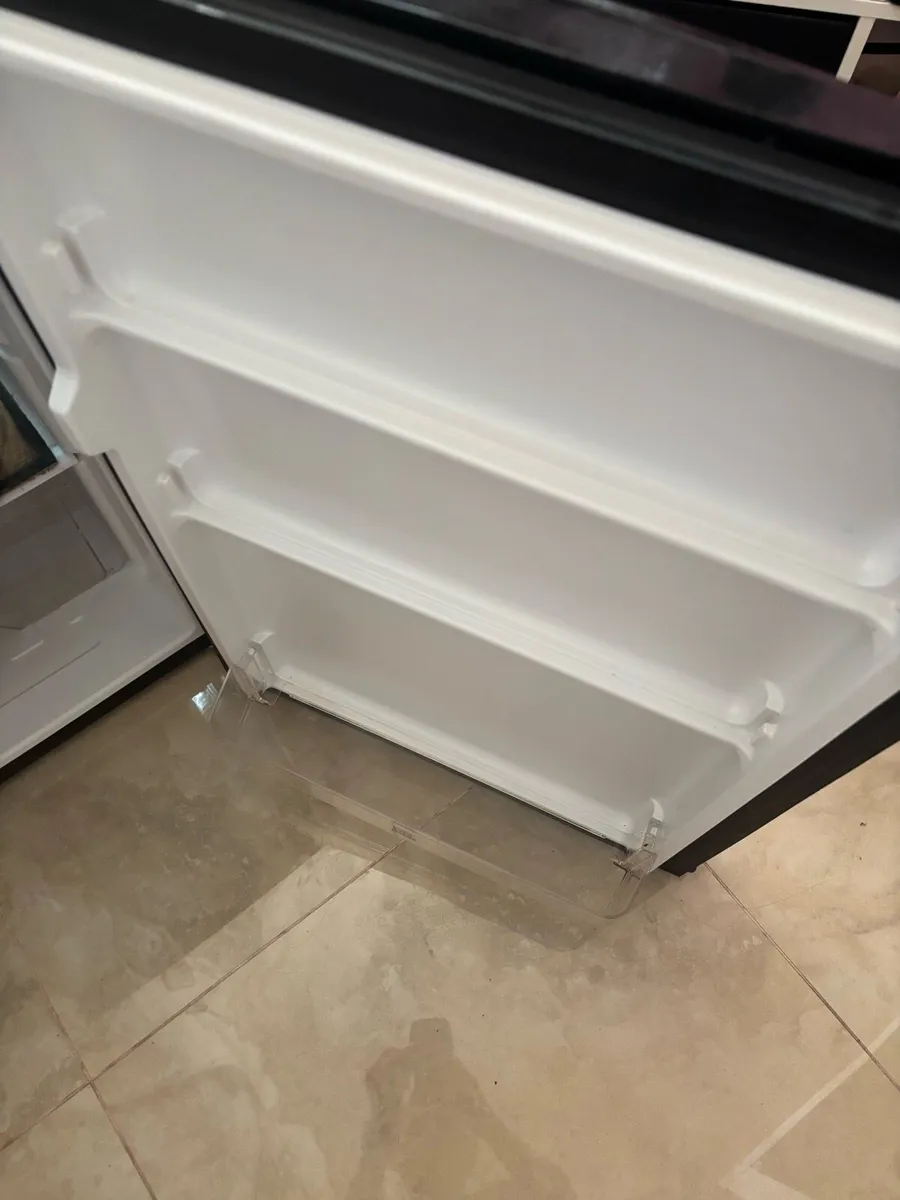Guinness fridge and tap - Image 2