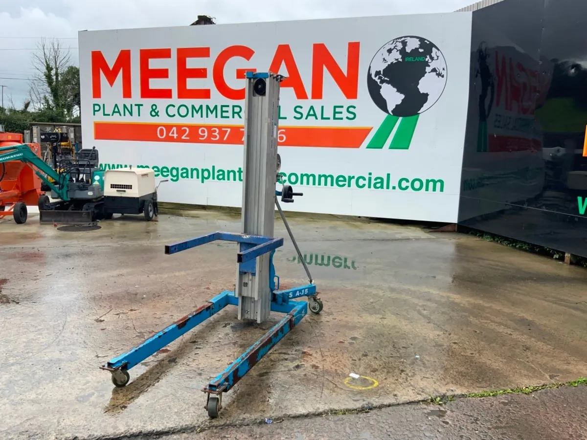 2015 GENIE SLA 15 MATERIAL LIFT / HOIST.......904 - Image 4