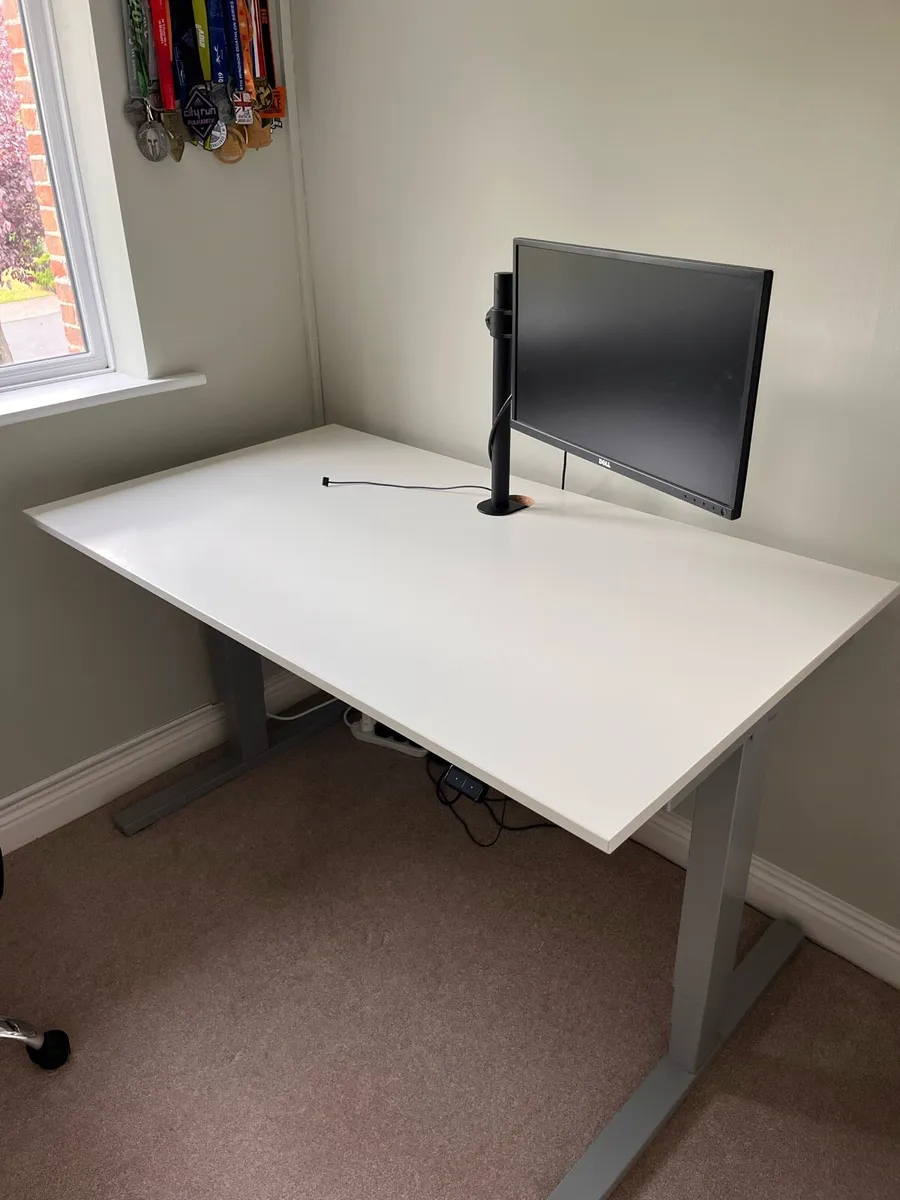 Standing desk - Bene level lift pure 140cm x 80cm - Image 1