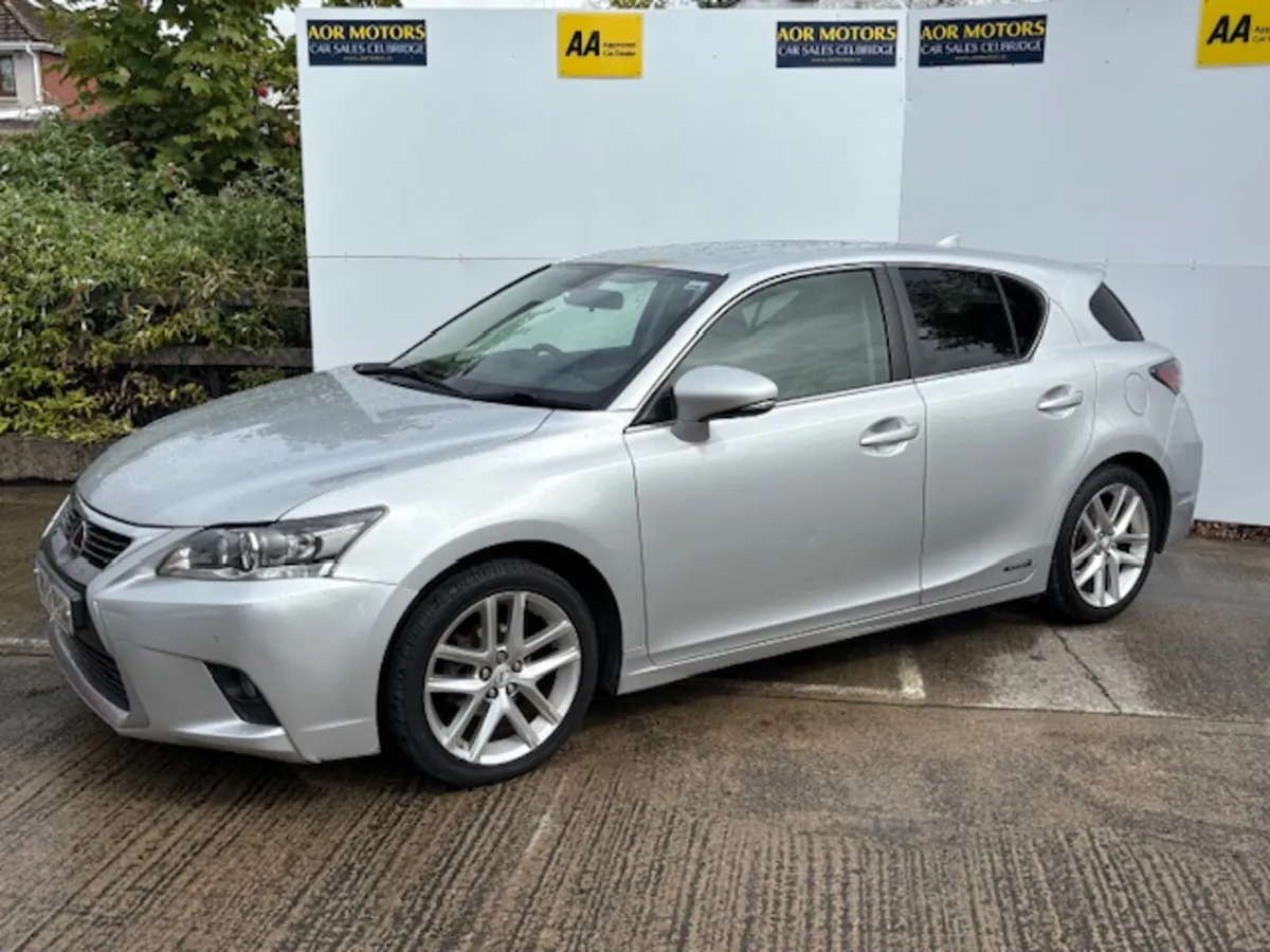 Lexus CT 2014 HYBRID AUTOMATIC - Image 4