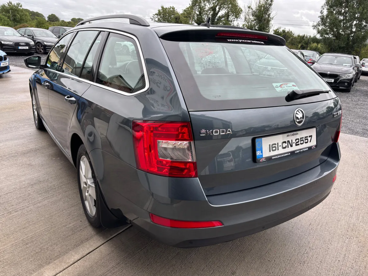 STUNNING 2016 SKODA OCTAVIA ESTATE 1.6L - Image 4