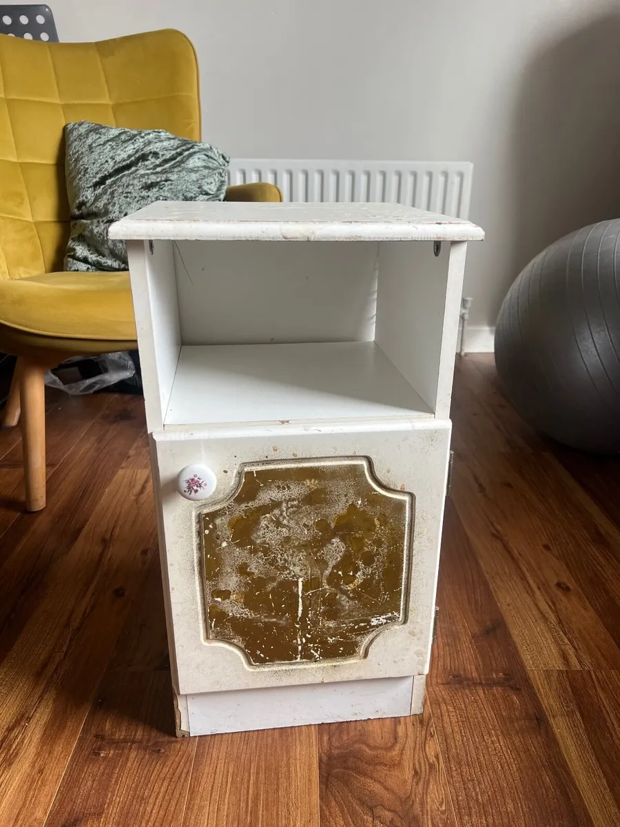 Bed side table - Image 1