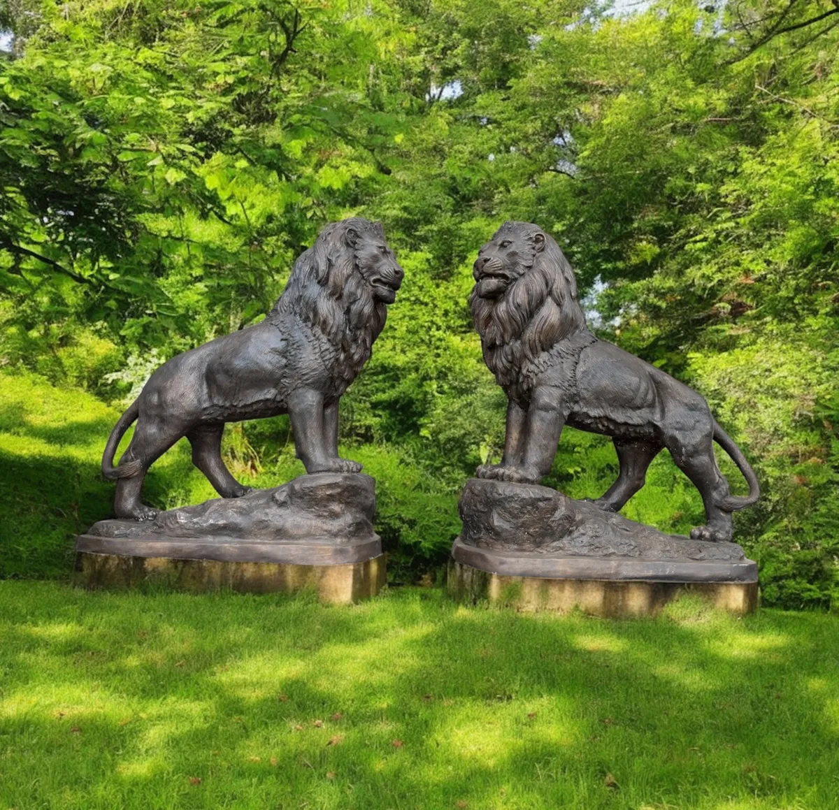 Pair bronze lions - Image 1